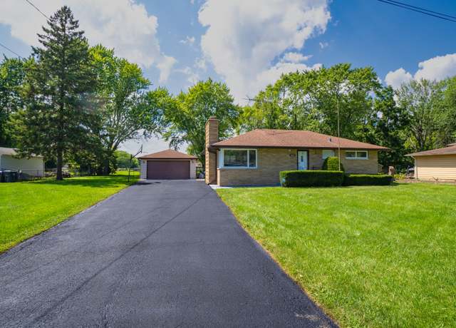 Property at 38402 N Russell Ave, Beach Park, IL 60087, 3 beds, 2 baths