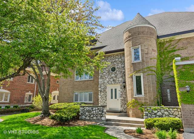 Property at 670 Ballantrae Dr Unit 900C, Northbrook, IL 60062, 3 beds, 2.5 baths
