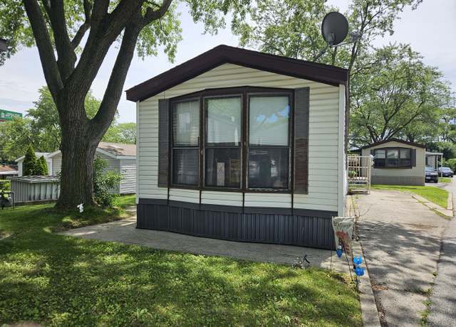 Property at 6801 S La Grange Rd Unit B5, Hodgkins, IL 60525, 2 beds, 1 bath