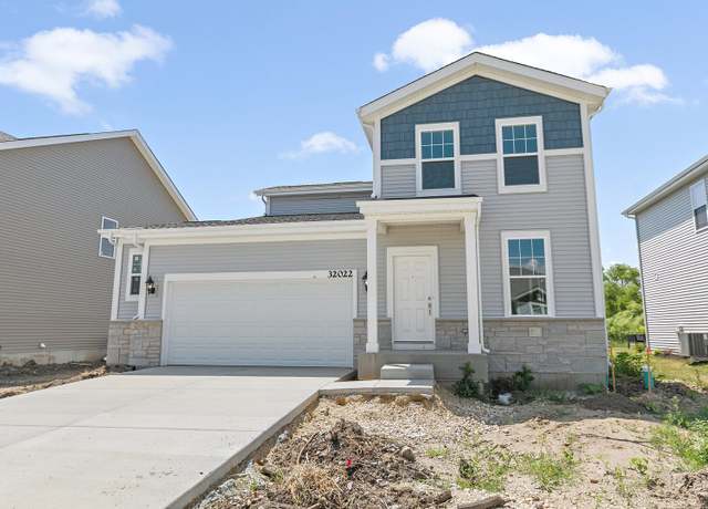 Property at 32022 Savannah Dr, Lakemoor, IL 60051, 3 beds, 2.5 baths