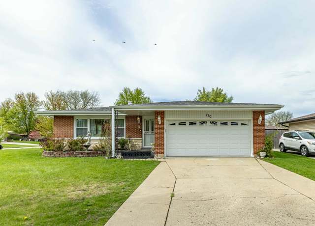 Property at 750 Evergreen Ln, Bartlett, IL 60103, 3 beds, 2 baths