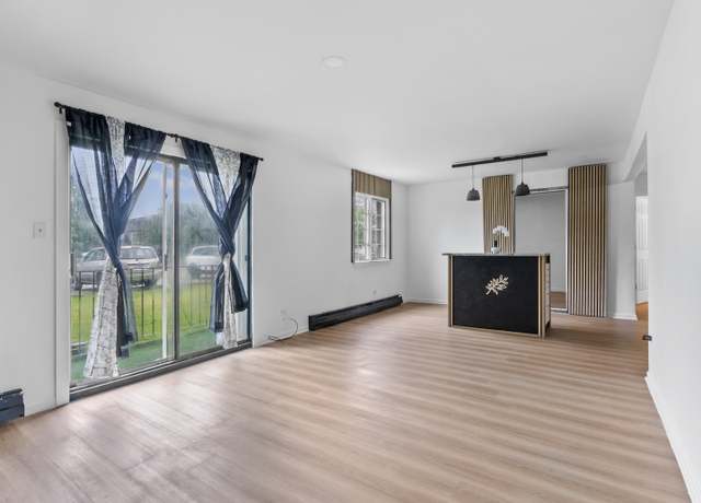 Property at 17963 Amherst Ct #102, Country Club Hills, IL 60478, 1 bed, 1 bath