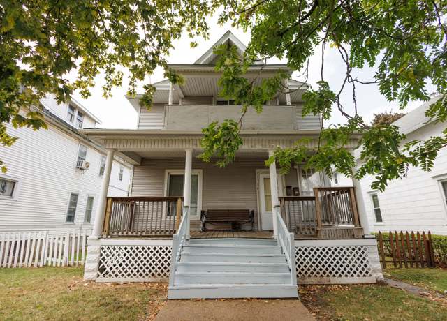 Property at 341 S 5th Ave, Kankakee, IL 60901, 3 beds, 2 baths