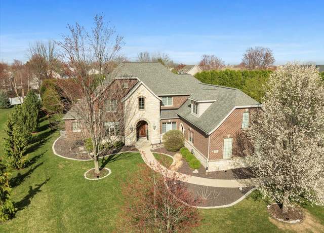 Property at 24 Stonebrook Ct, Bloomington, IL 61704, 6 beds, 4.5 baths