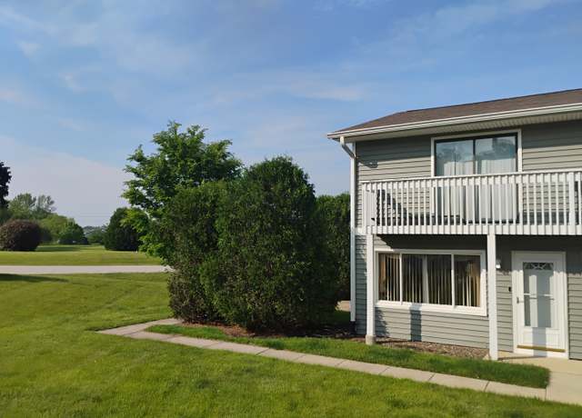 Property at 17429 W Chestnut Ln, Gurnee, IL 60031, 2 beds, 1.5 baths