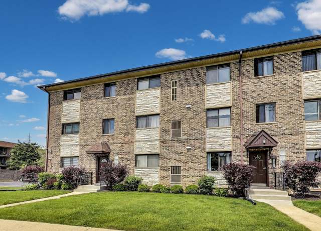 Property at 7616 W Lawrence Ave Unit 3A, Harwood Heights, IL 60706, 2 beds, 2 baths