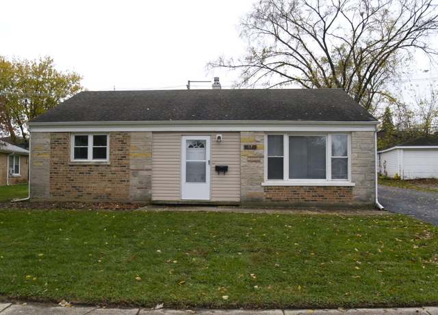 Property at 17 Oak Ln, Park Forest, IL 60466, 2 beds, 1 bath