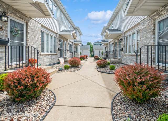 Property at 10449 S Kedzie Ave Unit C, Chicago, IL 60655, 2 beds, 2.5 baths