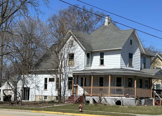 Property at 1223 S State St, Belvidere, IL 61008, 4 beds, 2 baths