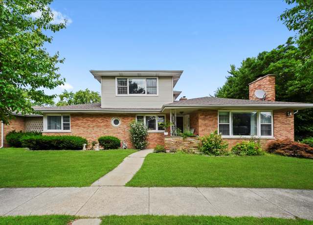 Property at 8100 Lowell Ave, Skokie, IL 60076, 7 beds, 3 baths