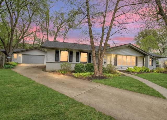 Property at 111 Westover Ct, Schaumburg, IL 60193, 3 beds, 1.5 baths