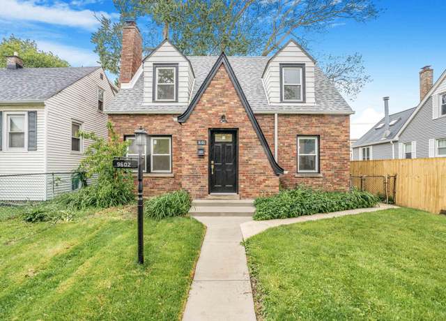 Property at 9602 S Troy Ave, Evergreen Park, IL 60805, 3 beds, 2 baths