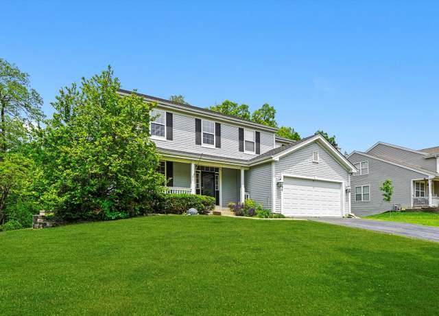 Property at 484 Rosewood Dr, Carpentersville, IL 60110, 7 beds, 4.5 baths