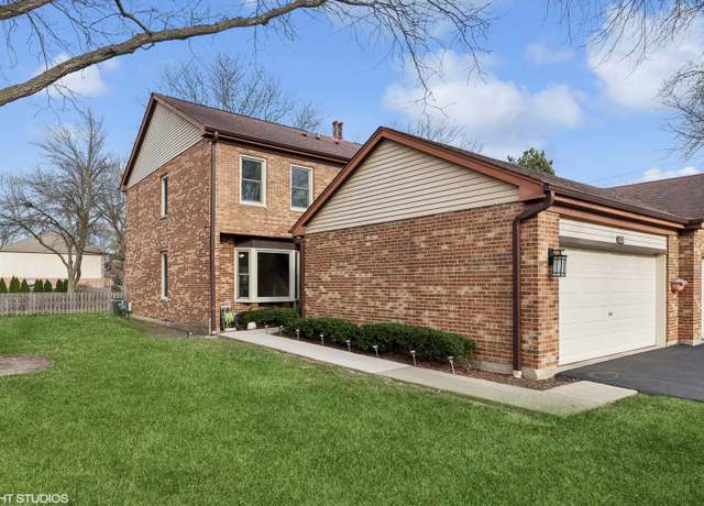Property at 1628 N Windsor Dr, Arlington Heights, IL 60004, 3 beds, 2.5 baths