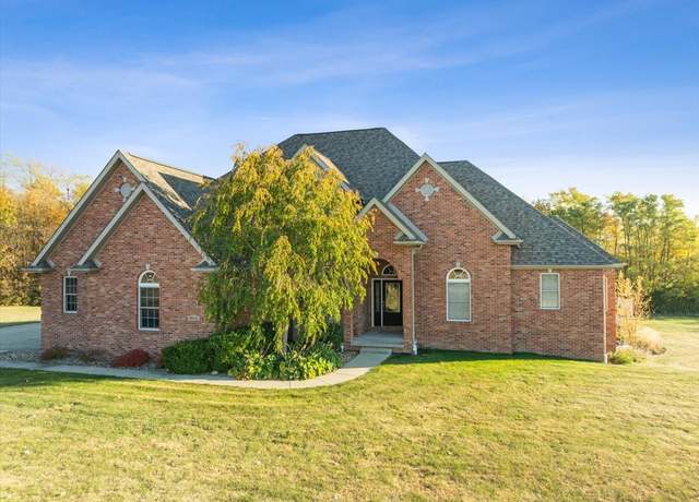 Property at 20141 Sterling Rd, Bloomington, IL 61705, 5 beds, 3.5 baths