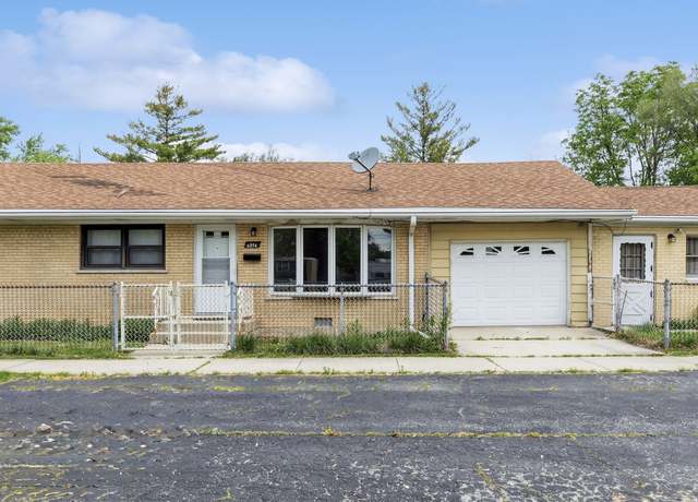 Property at 6054 107th St, Chicago Ridge, IL 60415, 3 beds, 1 bath
