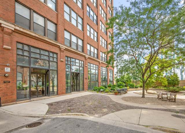 Property at 411 S Sangamon St Unit B, Chicago, IL 60607, 5 beds, 3 baths