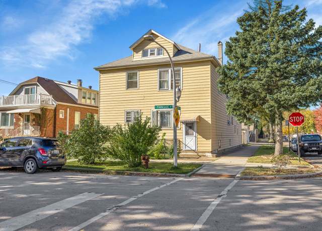 Property at 5300 S Parkside Ave, Chicago, IL 60638, 9 beds, 4 baths