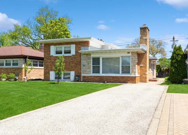 Property at 7331 N Kenneth Ave, Lincolnwood, IL 60712, 2 beds, 2.5 baths