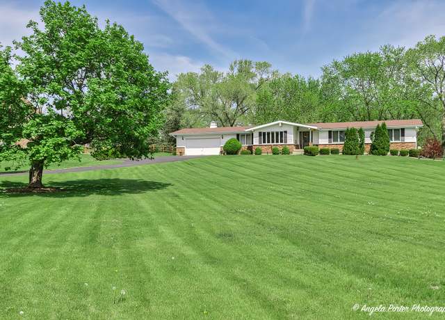 Property at 1408 Appaloosa Trl, Mchenry, IL 60050, 3 beds, 2 baths
