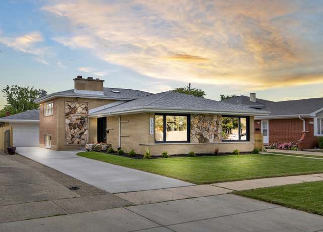 Property at 10936 S Kostner Ave, Oak Lawn, IL 60453, 3 beds, 1.5 baths
