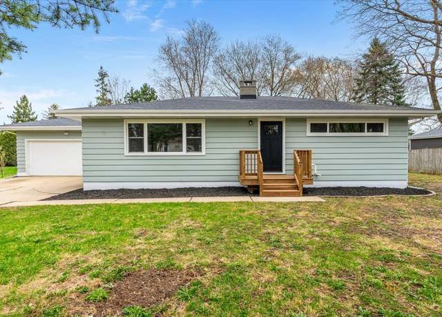 Property at 42211 N 2nd Ave, Antioch, IL 60002, 3 beds, 1.5 baths