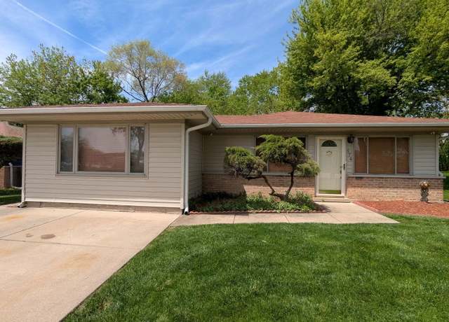 Property at 574 Lakewood Blvd, Park Forest, IL 60466, 3 beds, 1.5 baths