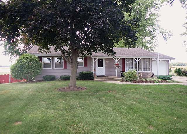 Property at 23557 Airport Rd, Sycamore, IL 60178, 3 beds, 2 baths