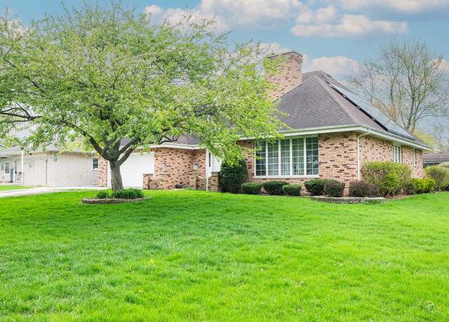 Property at 524 Meadow Ln, Beecher, IL 60401, 4 beds, 3.5 baths