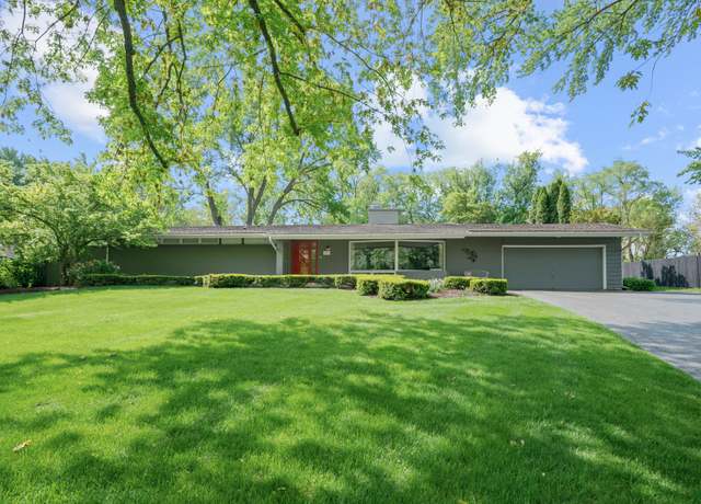 Property at 161 Harbor Dr, Lake Barrington, IL 60010, 3 beds, 2.5 baths