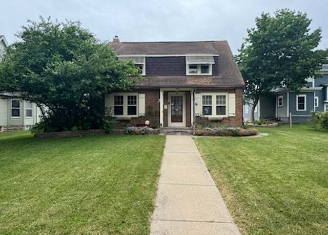 Property at 309 11th Ave, Sterling, IL 61081, 4 beds, 2 baths