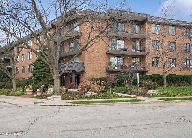 Property at 711 Oak St #408, Winnetka, IL 60093, 3 beds, 2 baths
