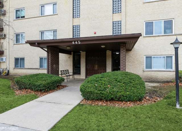 Property at 445 S Cleveland Ave #104, Arlington Heights, IL 60005, 2 beds, 2 baths