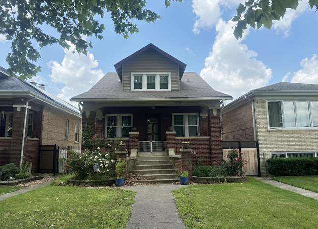Property at 6735 Riverside Dr, Berwyn, IL 60402, 3 beds, 2 baths