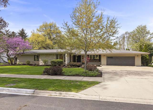 Property at 606 Lakeview Ter, Glen Ellyn, IL 60137, 4 beds, 3.5 baths