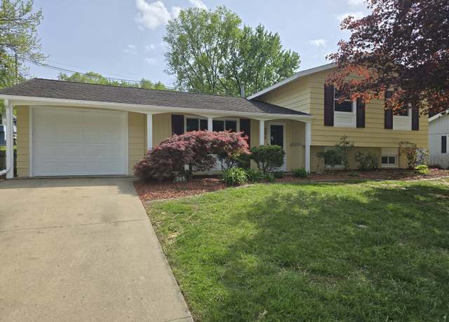 Property at 305 Rowe Dr, Bloomington, IL 61701, 4 beds, 3 baths