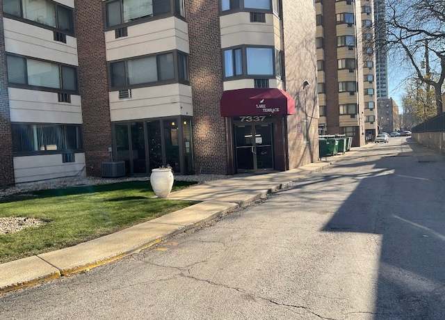 Property at 7337 S South Shore Dr #406, Chicago, IL 60649, 1 bed, 1 bath