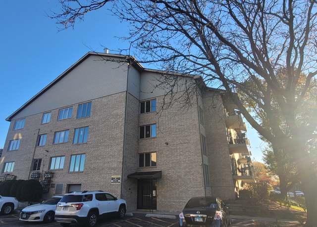 Property at 4530 W 93rd St Unit 2B, Oak Lawn, IL 60453, 2 beds, 2 baths