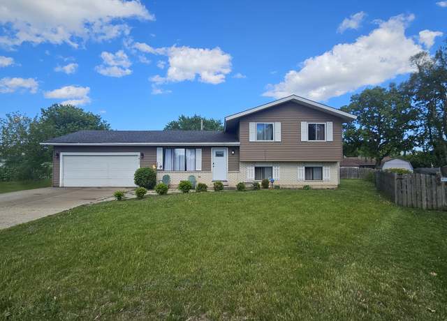 Property at 1417 N Edgewood Ln, Mchenry, IL 60051, 3 beds, 2 baths