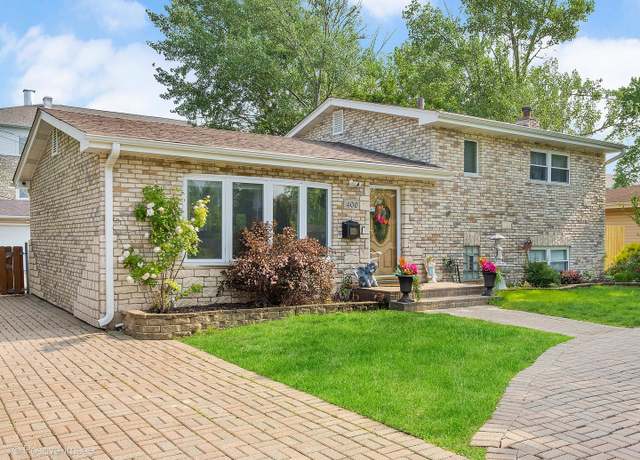 Property at 400 E Garwood Ave, Mount Prospect, IL 60056, 4 beds, 2 baths