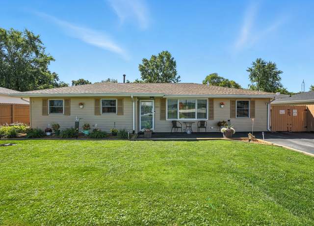Property at 451 W Elms Court Ln, Crete, IL 60417, 3 beds, 1 bath