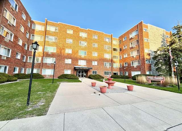 Property at 222 Madison St #403, Joliet, IL 60435, 2 beds, 1 bath