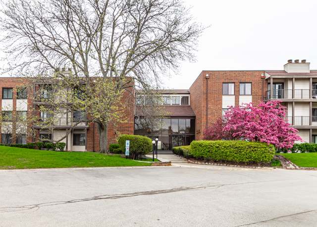 Property at 3070 Pheasant Creek Dr #104, Northbrook, IL 60062, 2 beds, 2 baths