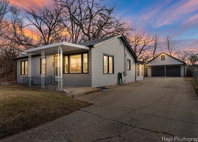 Property at 2610 S Thomas Ct, Mchenry, IL 60051, 4 beds, 1 bath