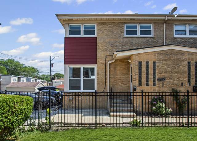Property at 2842 W Berwyn Ave Unit A, Chicago, IL 60625, 3 beds, 2.5 baths