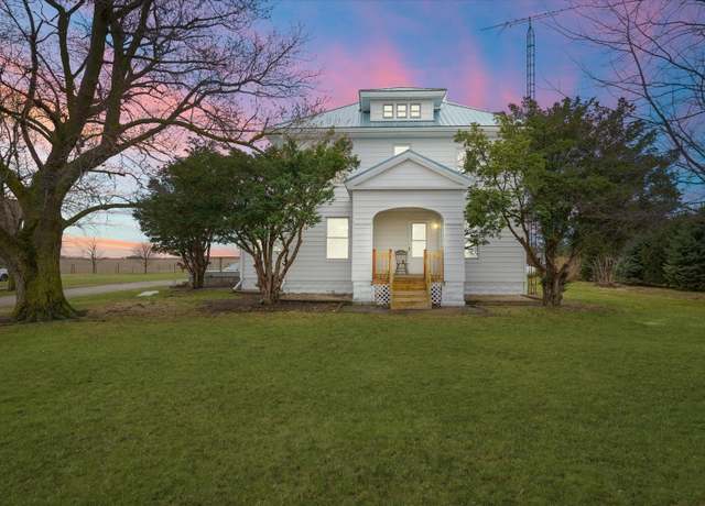 Property at 1141 E State Route 9, Paxton, IL 60957, 5 beds, 1.5 baths