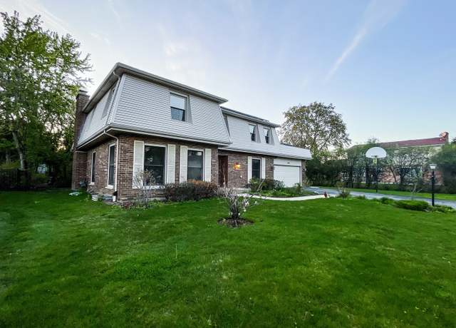 Property at 1640 Barry Ln, Glenview, IL 60025, 4 beds, 4 baths