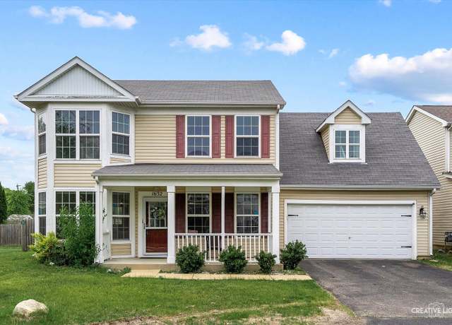 Property at 1632 Victoria Park Cir, Aurora, IL 60504, 3 beds, 2.5 baths