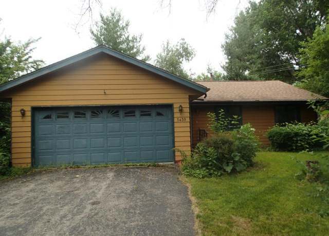 Property at 3430 Treadway Ct, Rockford, IL 61103, 3 beds, 2 baths