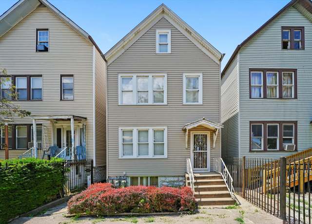 Property at 4852 S Wood St, Chicago, IL 60609, 9 beds, 4.5 baths
